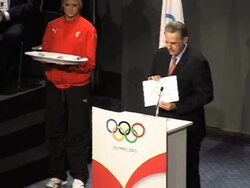 CLEAN: Rio de Janeiro parties like it's 2016 News Clip