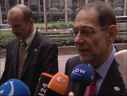 Merkel and Solana arrive ahead of summit News Clip