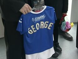 Pregnant Duchess Of Cambridge Given Football Shirt News Clip