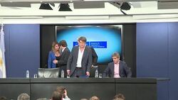 CLEAN : Argentina restores single forex market paving way for devaluati News Clip