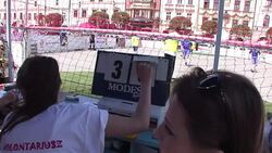 VOICED: El futbol para los sin techo News Clip