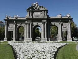 Alcala Gate in Independence Square, Madrid, Spain Stock Footage