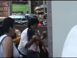 2003 blackout, people crowding into FedEx truck Stock Footage