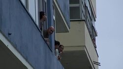 CLEAN : Cubans excited to see Obama drive by in the Beast News Clip