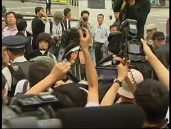 Anti-president protesters clash with police News Clip