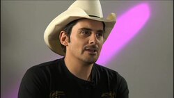 REPLAY Brad Paisley brings his world tour to London News Clip