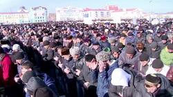 CLEAN : Charlie Hebdo: hundreds of thousands protest in Grozny (2) News Clip