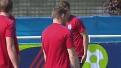 Jamie Vardy on training pitch warming up News Clip