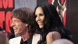 VOICED : Hallan muerta a la novia de Mick Jagger News Clip