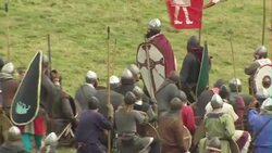 A thousand people have taken part in a huge re-enactment of the Battle of Hastings to mark its 950th anniversary. The fight in 1066 saw William of Normandy beat King Harold the Second to take the throne of England. News Clip