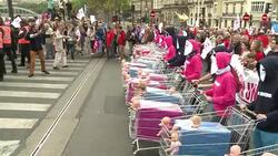 CLEAN : Ten of thousands participate in French demo for family values News Clip