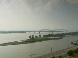 WS Harnando de soto bridge on river / Memphis, Tennessee, United States Stock Footage