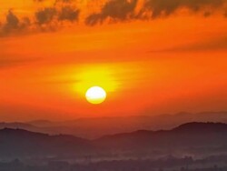 Sunrise over mountain Stock Footage