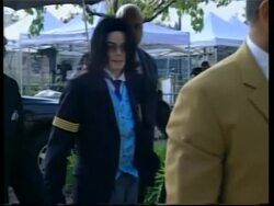 Michael Jackson arrives for another day in court News Clip