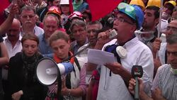 Fractures appear among anti-govt movement as some distance themselves from those who met with PM News Clip