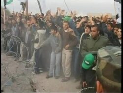 Scuffles as thousands demand pilgrims' return from Egypt News Clip