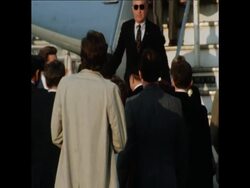 SYND 8 3 76 WILLIAM SIMON ARRIVES ON VISIT News Clip