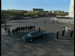FRANCE: BRITAIN'S QUEEN &amp; JACQUES CHIRAC MARK ARMISTICE DAY Instructional Video