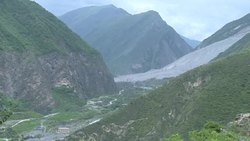 CLEAN : Hopes dim in search for over 118 buried by China landslide News Clip