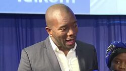 CLEAN : Opposition mayor elected in S African capital in historic vote News Clip