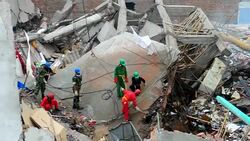 CLEAN : Hopes fade for Bangladesh collapse News Clip