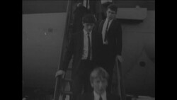 CAN944 BRITISH CHILDREN ON HOLIdAY IN ADEN DESPITE DANGERS News Clip