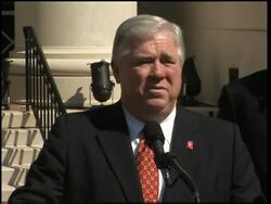 Town prepares for presidential debate, but uncertain if it will go ahead News Clip