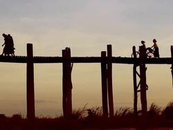 U Bein Bridge in Mandalay, Myanmar Stock Footage