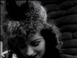 SHIRLEY SENDS CHEQUE TO BRITISH HOSPITAL - News Clip