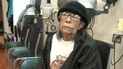 CLEAN : Obamas hometown News Clip