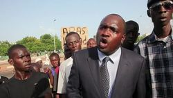 CLEAN : Malians march to oppose formal division of their country News Clip