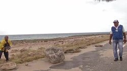 CLEAN : Hurricane Matthew cuts off four Cuban towns News Clip