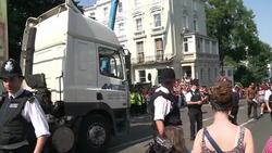 CLEAN : Sun comes out for Londons Notting Hill News Clip