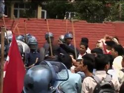 Maoist protesters in scuffles with police News Clip