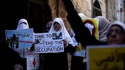 CLEAN : Palestinians protest against Jewish groups visiting Al-Aqsa News Clip