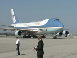 US President Obama lands, AirForce1 Stock Footage