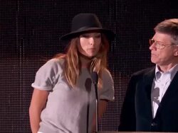 SPEECH - Olivia Wilde thanks Jeffrey Sachs at 2013 Global Citizen Festival in Central Park To End Extreme Poverty Stock Footage