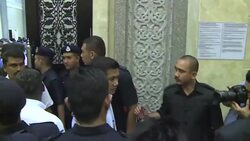 CLEAN : Anwar leaves court after sodomy verdict News Clip