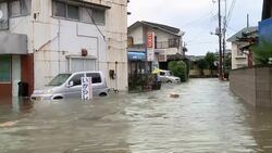 CLEAN : Floods spark evacuations as Japan is deluged News Clip