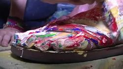 Los Angeles artist turns people into paintings Instructional Video