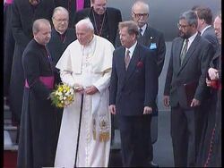 Czech Republic - The Pope Meets Vaclav Havel News Clip
