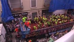 Spain annual "Tomatina" fight draws thousands to Bunol Instructional Video