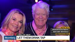 Wall Street Titans Gather to Drink Tap Water News Clip