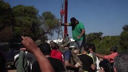 VOICED : Rescatan a miles de caimanes amenazados por sequia en Paraguay News Clip