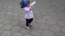 Child cheering up people around Stock Footage