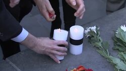 NYC mayor pays respects to victims of attacks News Clip