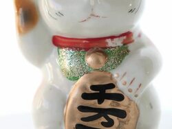 MS TU  Shot of Beckoning Cat / Shibuya, Tokya, Japan Stock Footage