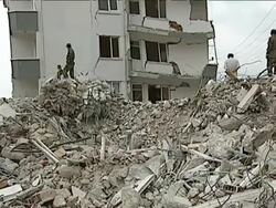 ISTANBUL EARTHQUAKE: BRITISH RESCUE WORKERS HELP RECOVER BODIES & SURVIVORS          News Clip