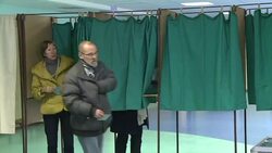 CLEAN : Frances far right leader casts her vote in regional elections News Clip