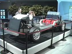 2004 Honda FCX chassis montage Stock Footage